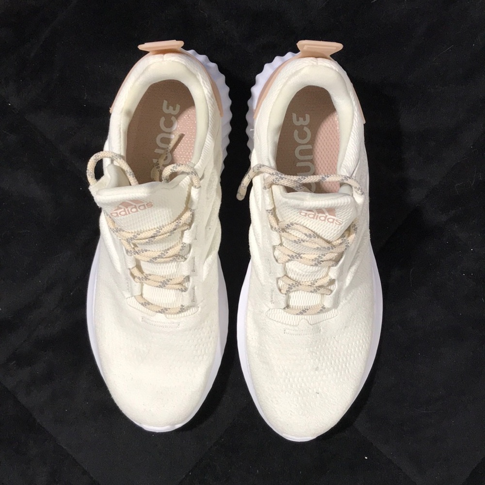 Women’s Adidas casual shoes